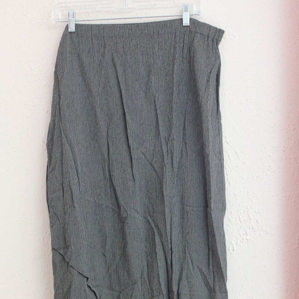 #395 Chico's Grey Skirt Size 2 (12)